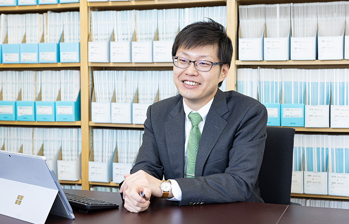 里村 格(さとむら いたる)